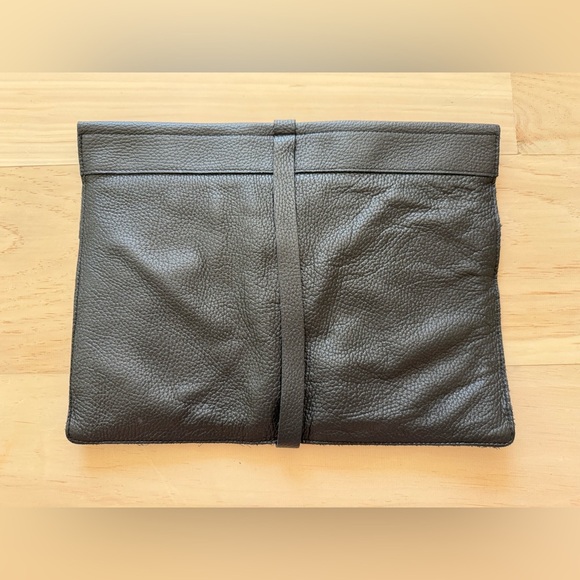 Cuyuna Travel Pouch - Picture 2 of 3